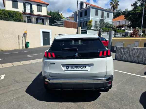 Peugeot 3008 1.2 PureTech Allure 6