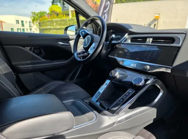 Jaguar I-Pace EV400 R-Dynamic SE AWD 12