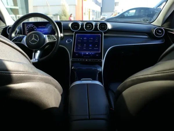 Mercedes-Benz C 300 e Avantgarde 39