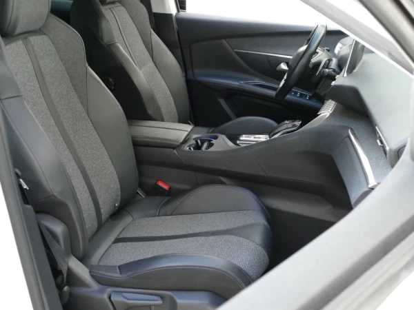 Peugeot 3008 1.6 Hybrid Allure e-EAT8 25