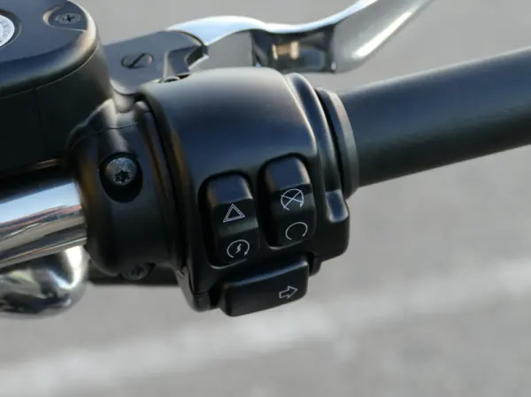 Harley-Davidson 883 L SUPERLOW 20