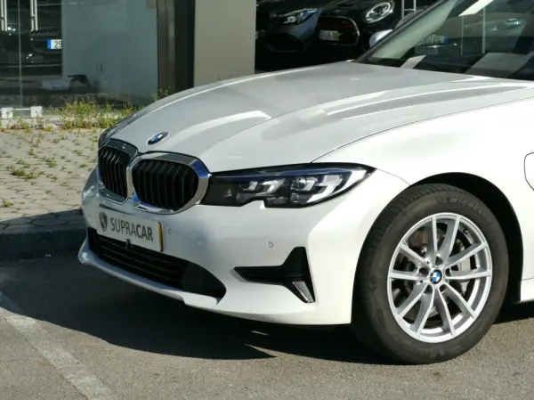 BMW 330 e iPerformance Advantage 3