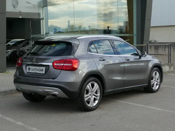 Mercedes-Benz GLA 180 CDi Urban 4