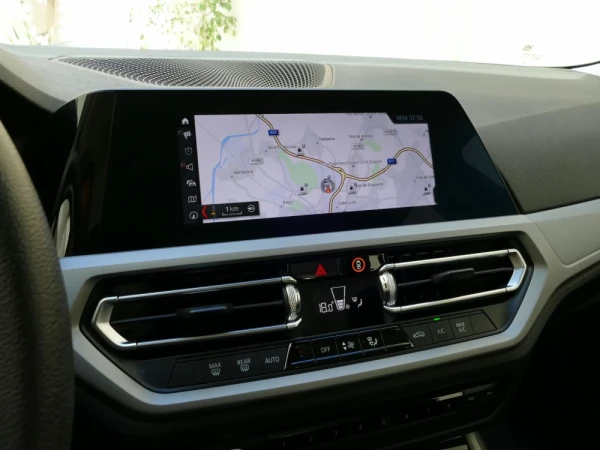 BMW 318 d Touring Corporate Edition 12