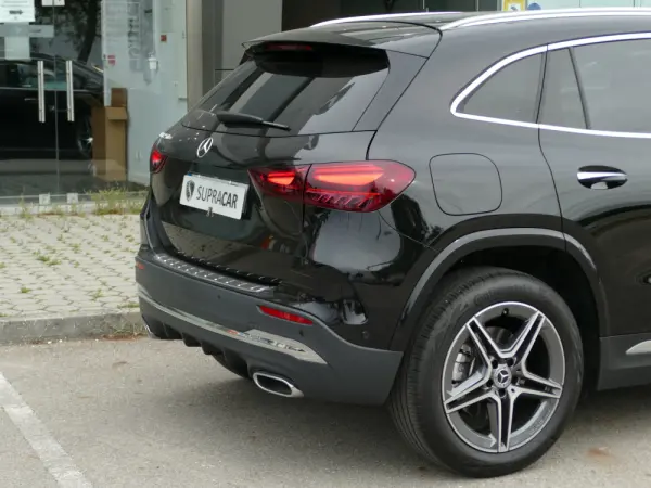 Mercedes-Benz GLA 250 e AMG Line 6