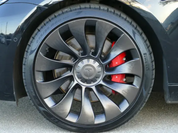 Tesla Model 3 Performance Dual Motor AWD 7