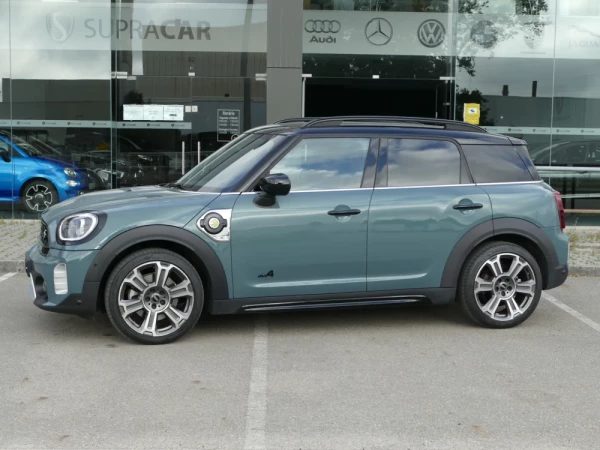 MINI Countryman Cooper SE ALL4 Classic Auto 16