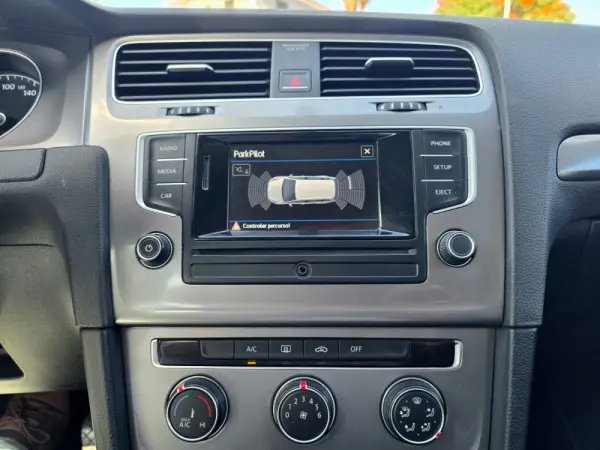 Volkswagen Golf 1.6 TDi Confortline 20