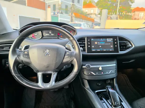Peugeot 308 1.5 BlueHDi Style EAT8 17