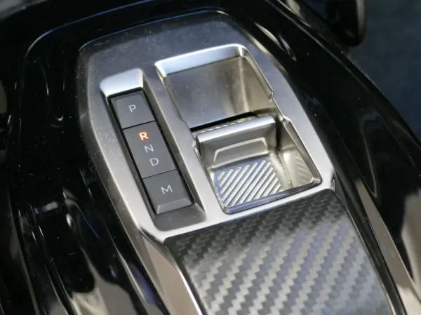 Peugeot 2008 1.2 PureTech Allure EAT8 22