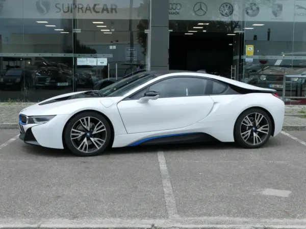 BMW i8 Standard 16