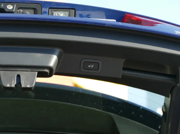 Jaguar F-Pace 2.0 P400e AWD R-Dynamic S 33