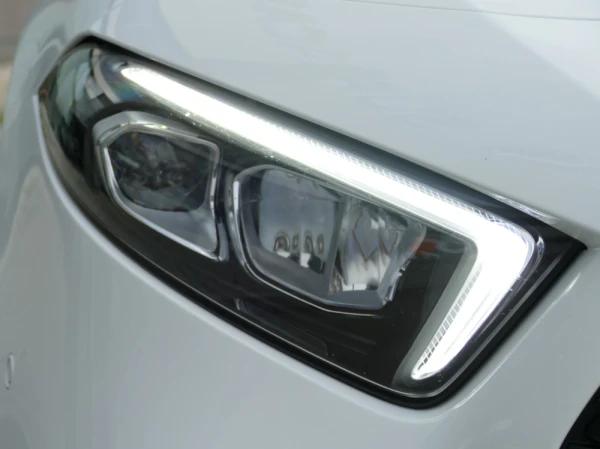 Mercedes-Benz A 250 e AMG Line 13