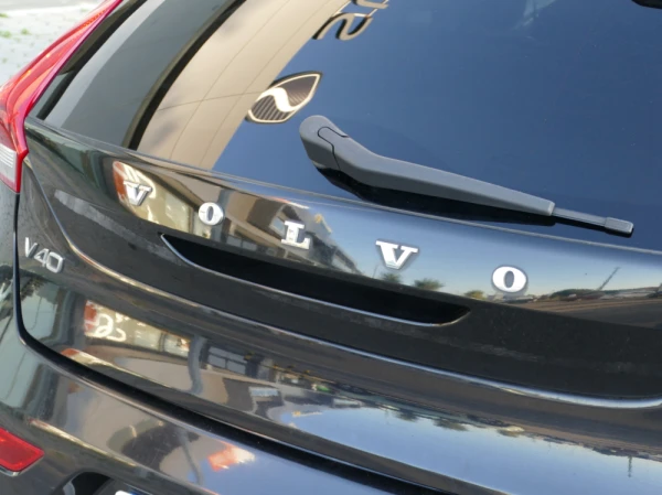 Volvo V40 2.0 D2 R-Design Momentum 7