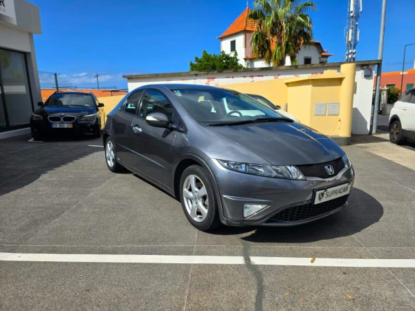 Honda Civic 1.4 i-VTEC Elegance 2