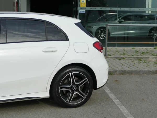 Mercedes-Benz A 250 e AMG Line 7