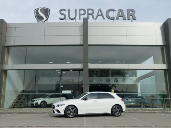 Mercedes-Benz A 250 e AMG Line 36