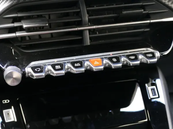 Peugeot 2008 1.2 PureTech Allure EAT8 20