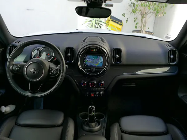 MINI Countryman One D Auto 10