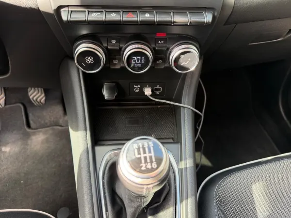 Renault Captur 1.0 TCe Exclusive Bi-Fuel 14