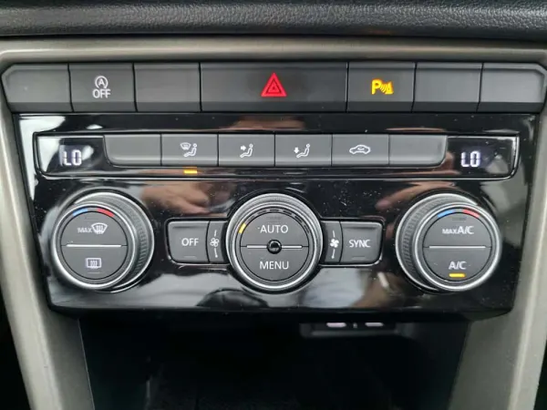 Volkswagen T-Roc 1.0 TSI Style 11