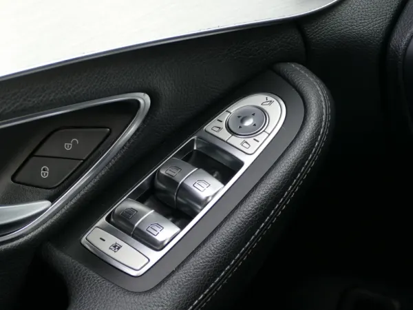 Mercedes-Benz C 200 d Avantgarde 32
