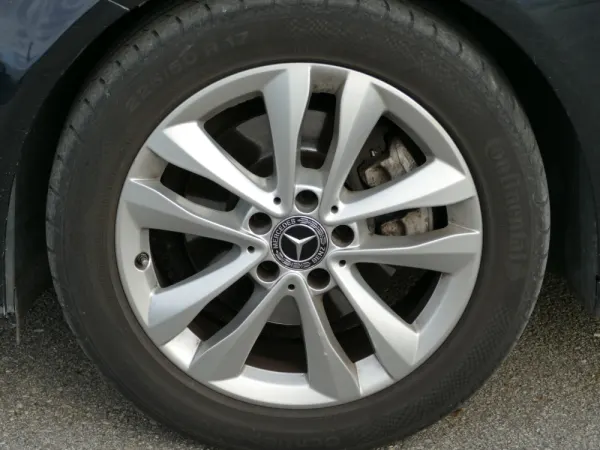 Mercedes-Benz C 200 d Avantgarde 8