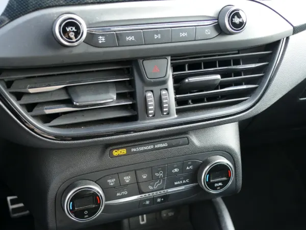 Ford Focus SW 1.5 TDCi EcoBlue ST-Line 18