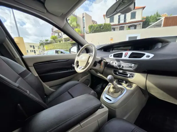 Renault Grand Scénic 1.5 dCi Dynamique S SS 6