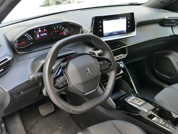 Peugeot 2008 1.2 PureTech Allure EAT8 24