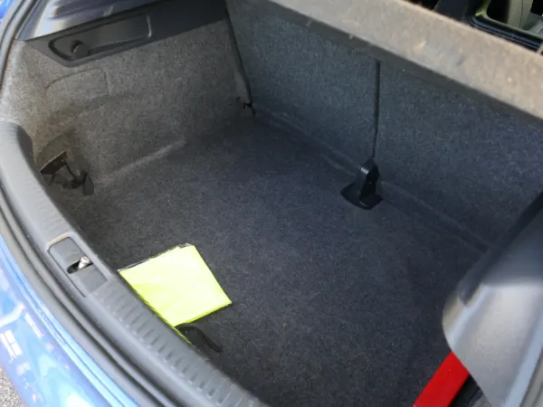 Volkswagen Scirocco 2.0 TDI Sport 11