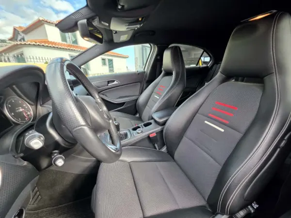 Mercedes-Benz A 180 d AMG Line 9