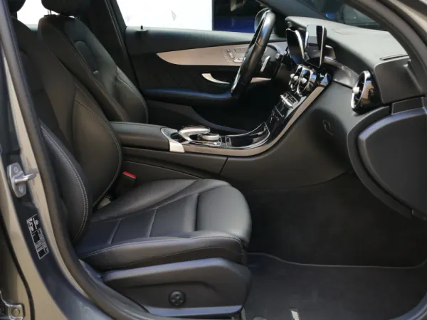 Mercedes-Benz C 300 de AMG Line 22