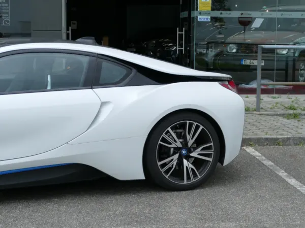 BMW i8 Standard 13