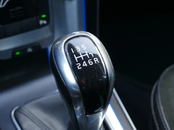 Volvo V40 2.0 D2 R-Design 18