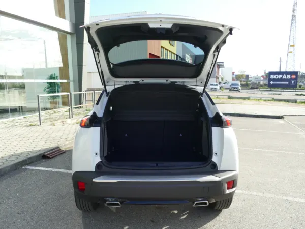 Peugeot 2008 1.2 PureTech Allure EAT8 6