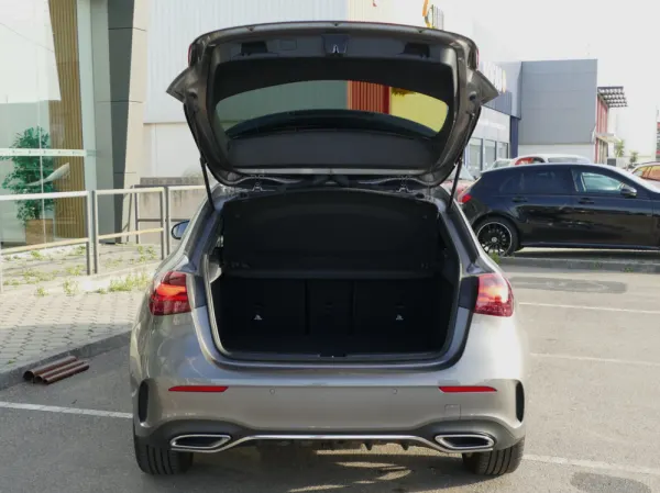 Mercedes-Benz A 250 e 7