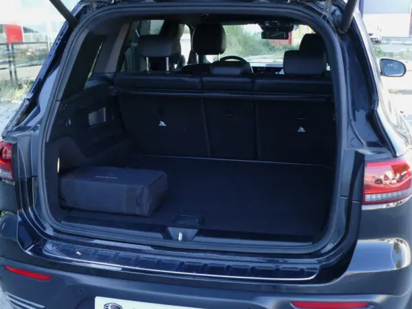 Mercedes-Benz EQB 300 4Matic 14