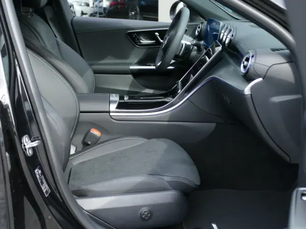 Mercedes-Benz C 300 e AMG Line 28
