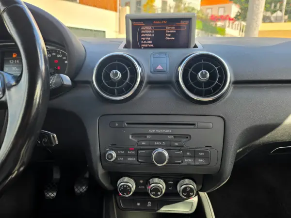 Audi A1 1.6 TDI S-line 16
