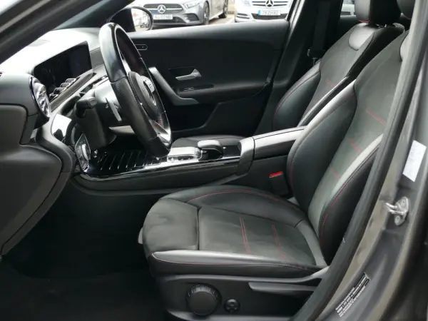 Mercedes-Benz A 180 Limousine d AMG Line Aut. 27