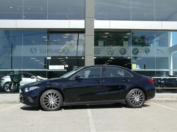 Mercedes-Benz A 250 Limousine e Style Plus 38