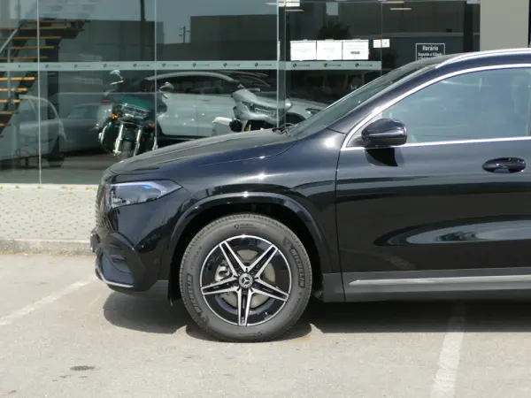 Mercedes-Benz EQA 250+ AMG Line 16
