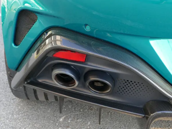 Aston Martin Vantage Coupe V8 19