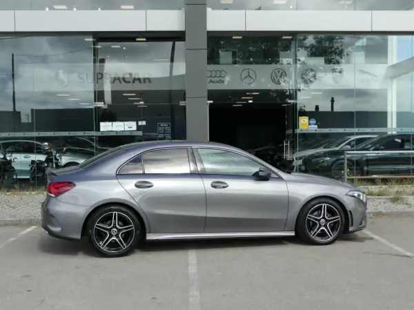 Mercedes-Benz A 180 Limousine d AMG Line Aut. 39