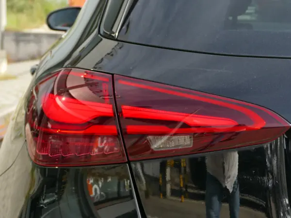 Mercedes-Benz A 250 e Progressive 11