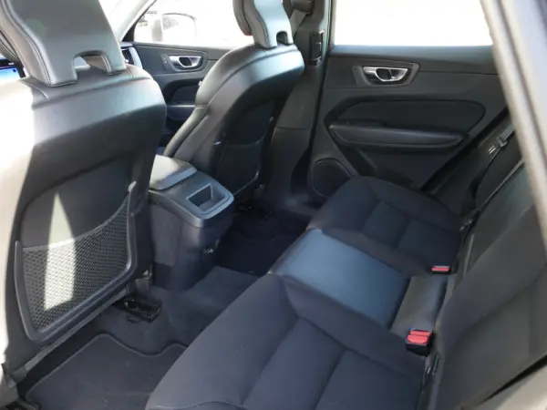Volvo XC 60 2.0 D4 Momentum Geartronic 32