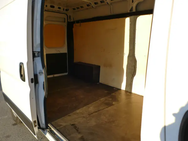 Citroen Jumper 2.2 BlueHDi 3.3T L3H2 11