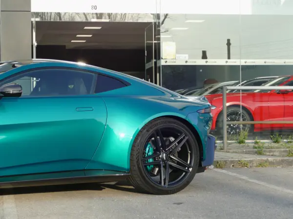 Aston Martin Vantage Coupe V8 25