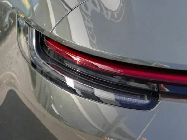 Porsche 911 (992) Carrera S PDK 16